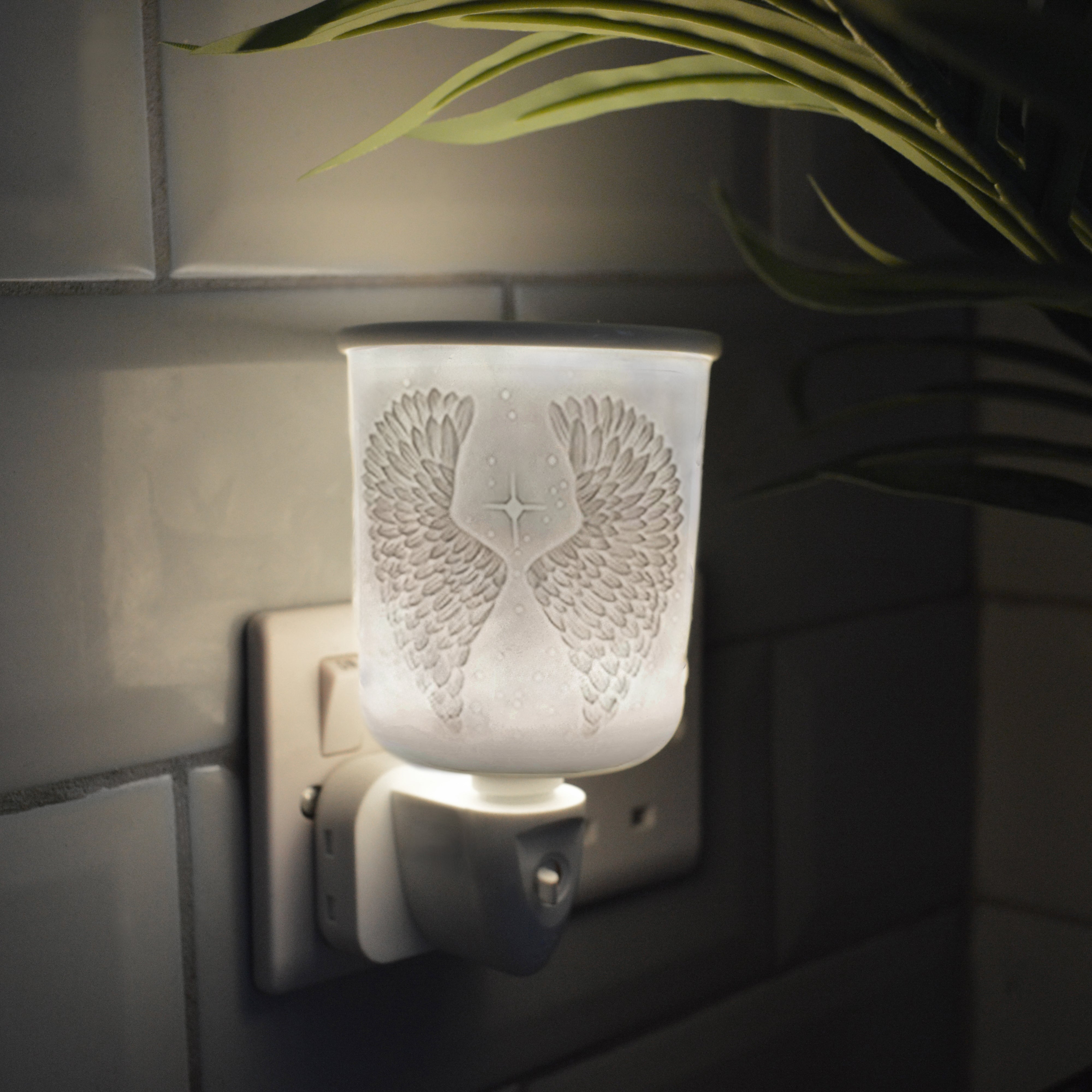 Cello - Porcelain Plug In Electric Melt Warmer - Angel Wings