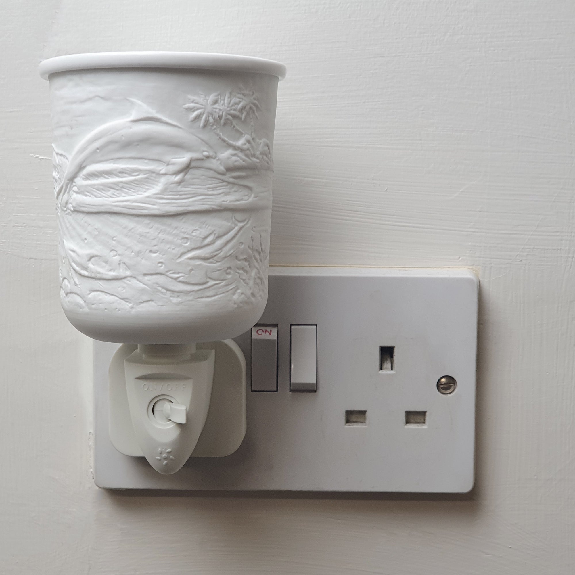 Cello - Porcelain Plug In Electric Warmer - Dolphin