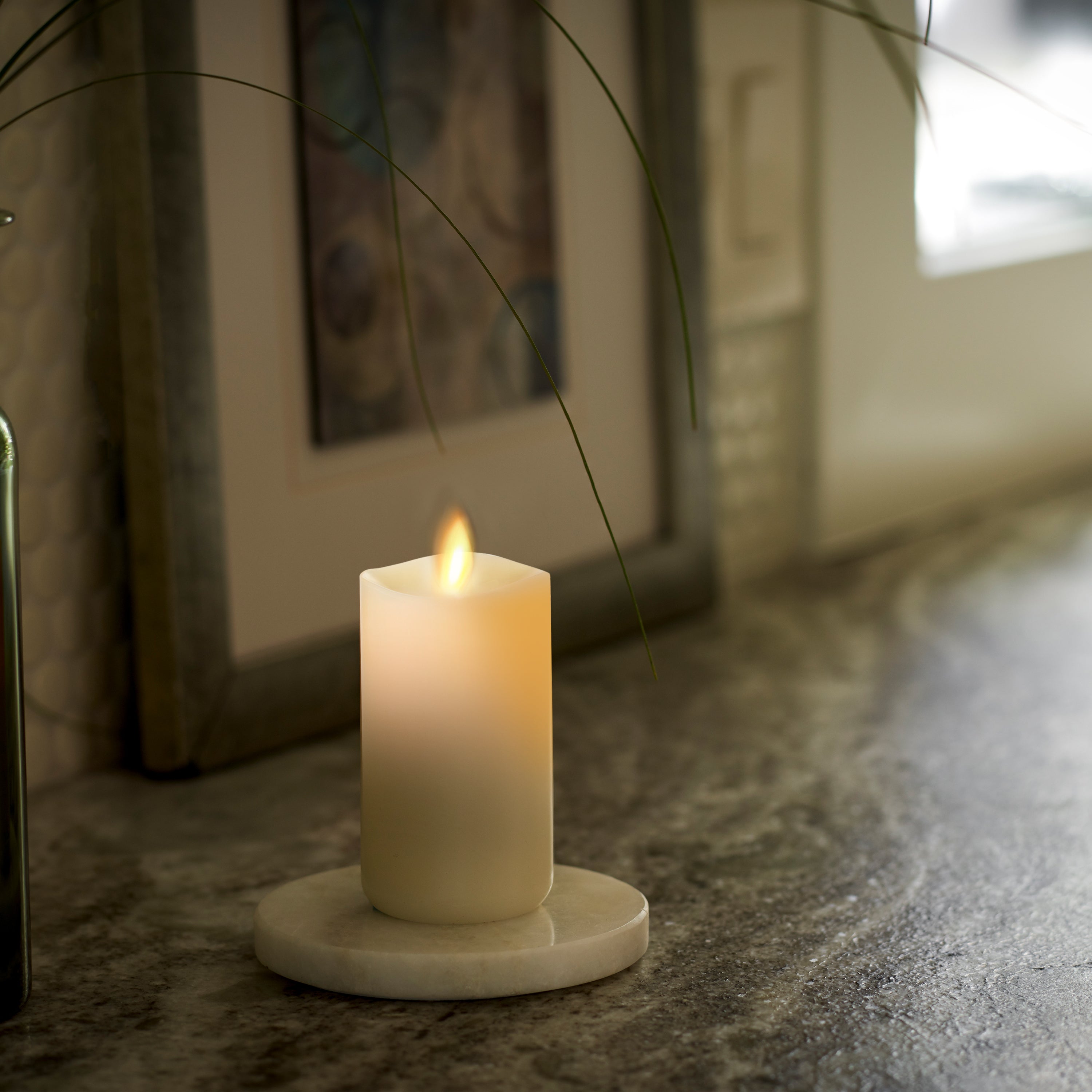 This indoor  2.0"x 4.25" flameless candle dances, flickers and sways so convincingly, you have to see it to believe it. Only Luminara flameless candles are born from patented technology, which means they are unrivaled as a safe way to bring more magic to any room.
