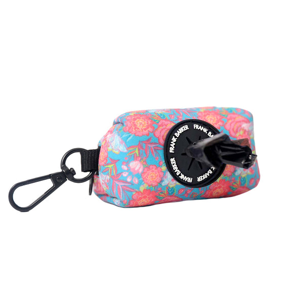Durable and lightweight, this floral poop bag feature a zip for quick re-loads, a rubber bag dispenser and a sturdy clip to attach to your matching Frank Barker Lead.